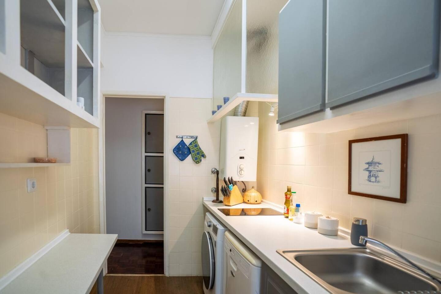 1br1 In Moscavide, Metro Close * Lissabon